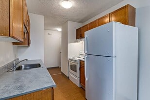 Mosaic Manor in Regina, SK - Building Photo