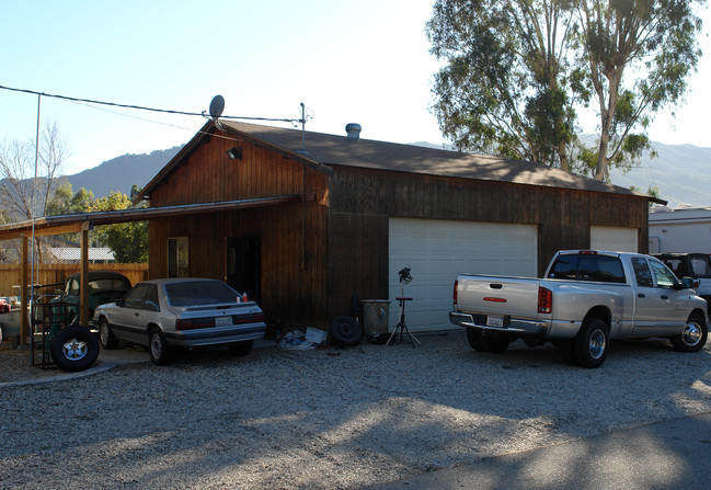 8729 Ventura Ave in Ventura, CA - Building Photo - Building Photo