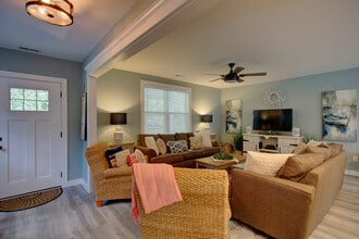 6262 Ware Neck Rd in Gloucester, VA - Building Photo - Building Photo