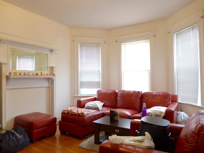 4 Imrie Rd, Unit 3