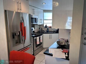 17800 Atlantic Blvd in Sunny Isles Beach, FL - Building Photo - Building Photo