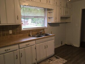 2335 Scotty Cir in Decatur, GA - Building Photo - Building Photo