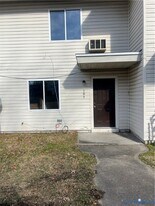 103 Monticello Dr in Hopewell, VA - Building Photo