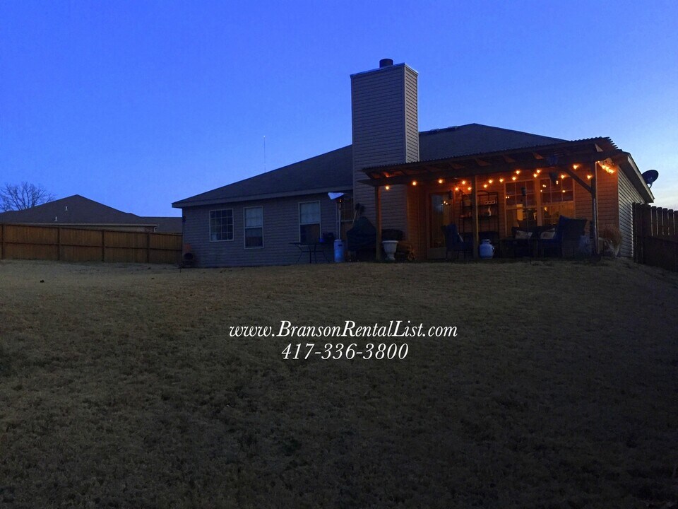 230 Prairie Dr in Branson, MO - Building Photo