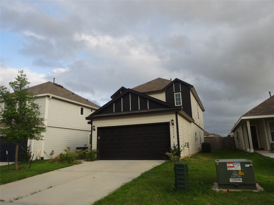 2116 Graham Pt Wy in Conroe, TX - Building Photo