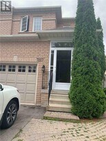 7227 Para Pl in Mississauga, ON - Building Photo