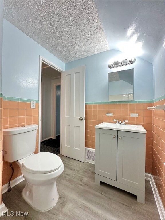property at 19611 Shakerwood Rd