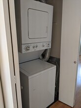 5232 Wilkinson Ave, Unit 2 in Valley Village, CA - Foto de edificio - Building Photo