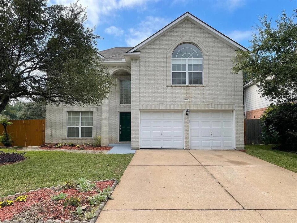 9001 Wildwater Way in Round Rock, TX - Building Photo