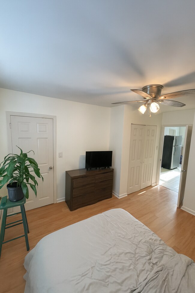 85 Laidlaw Ave, Unit 2 in Jersey City, NJ - Foto de edificio - Building Photo