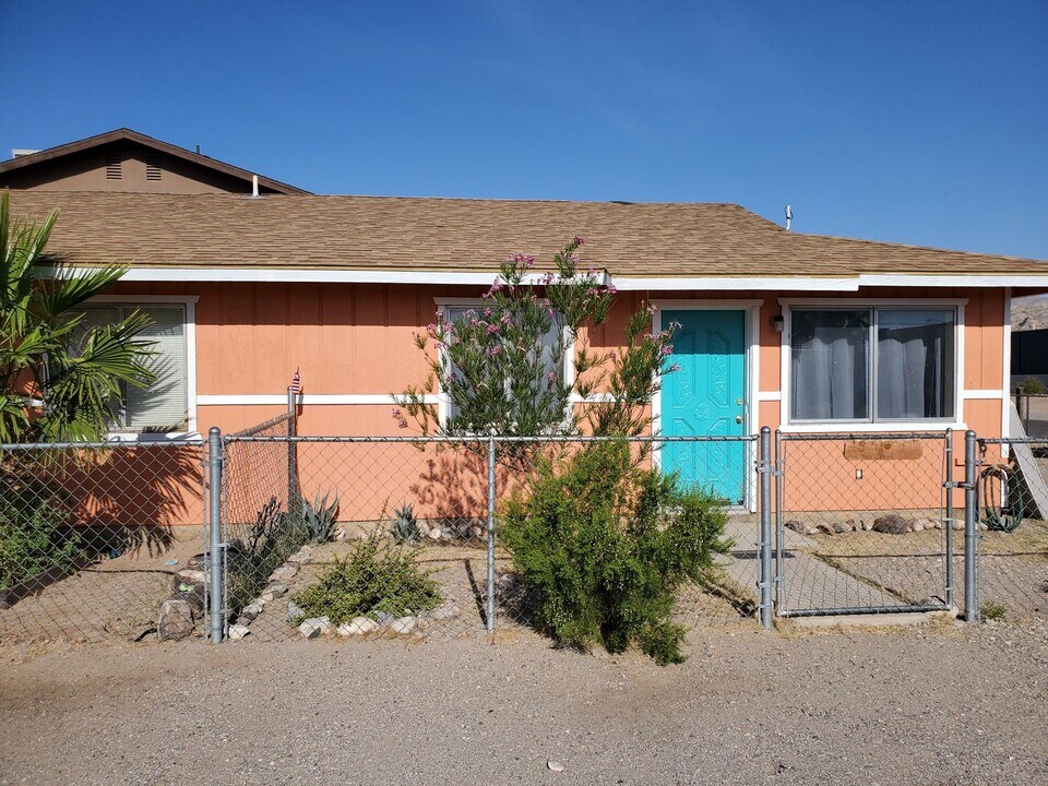 370 Sea Creek Dr in Bullhead City, AZ - Building Photo