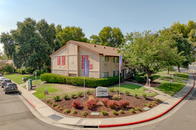 Cranbrook Apartments in Davis, CA - Building Photo - Building Photo