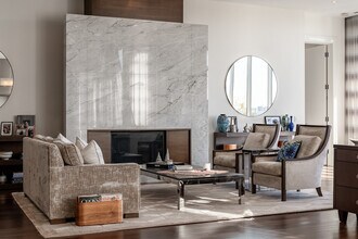 155 Cumberland St in Toronto, ON - Building Photo - Building Photo