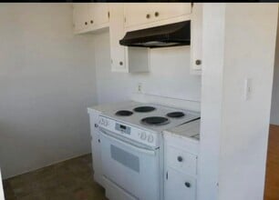 1331 Pinetree Dr, Unit Pinetree in Stockton, CA - Foto de edificio - Building Photo