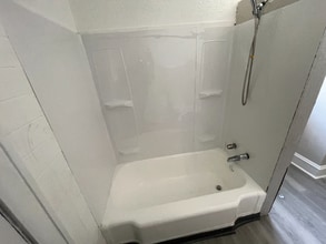 480 E 120th St in Cleveland, OH - Foto de edificio - Building Photo