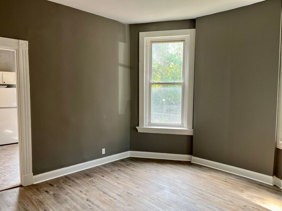 823 Oak St in Cincinnati, OH - Building Photo