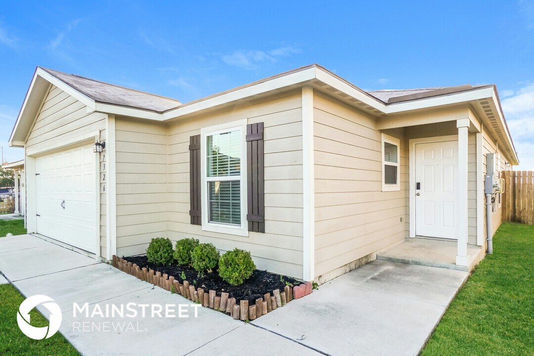 7326 Turnbow in San Antonio, TX - Foto de edificio