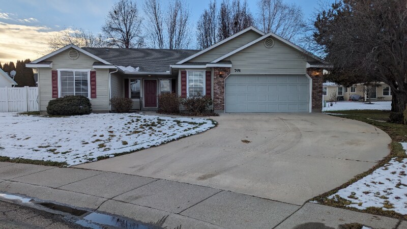 701 S Whitetail Ave in Fruitland, ID - Building Photo