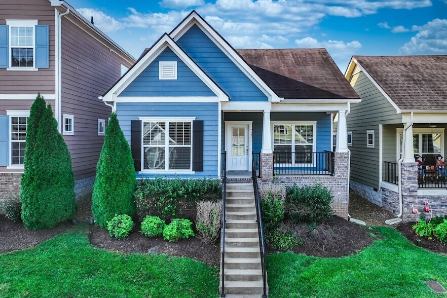 2437 Duxbury Dr in Columbia, TN - Building Photo