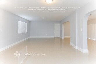 8501 NW 184th St in Hialeah, FL - Building Photo - Building Photo
