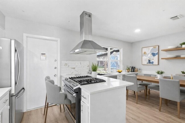 404 Seminole Dr in Austin, TX - Building Photo - Building Photo