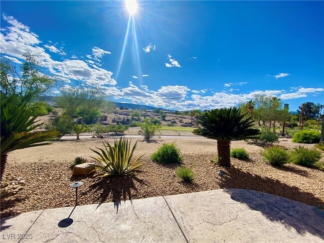 property at 4565 Riva De Romanza St