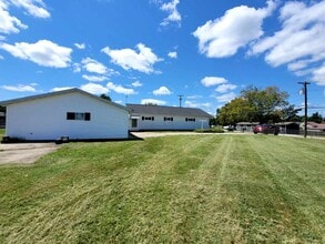 2204 Cherry St in Hurricane, WV - Building Photo - Building Photo