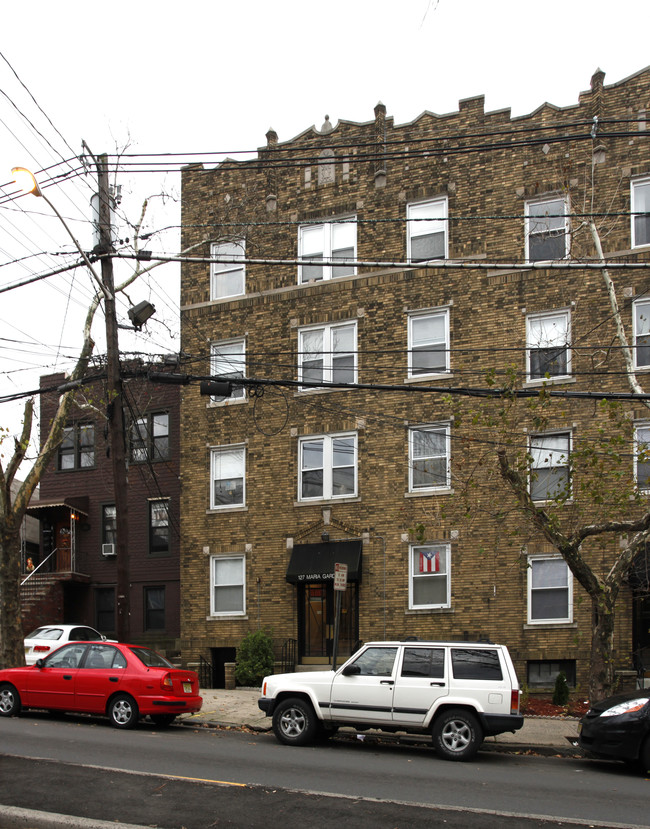 127 Carlton Ave in Jersey City, NJ - Building Photo - Building Photo