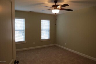 1805 Fox Den Way in Greenville, NC - Building Photo - Building Photo