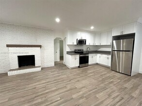 1818 Sherman St in Hollywood, FL - Foto de edificio - Building Photo