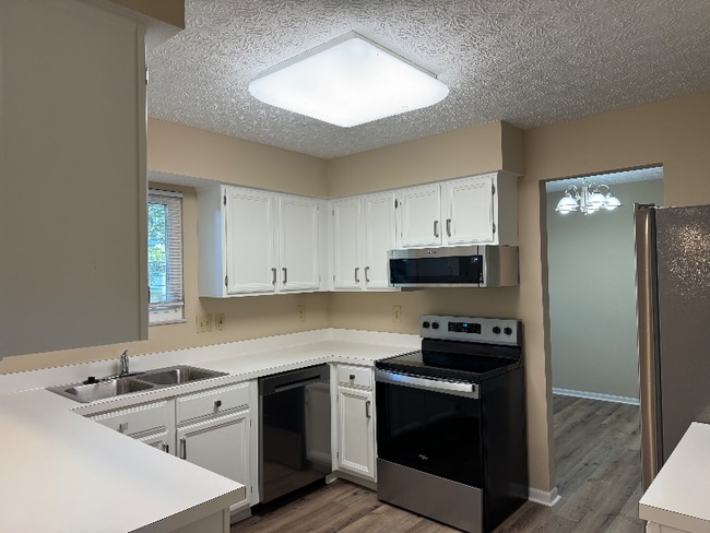 7726 Farmsbury Dr in Reynoldsburg, OH - Building Photo - Building Photo