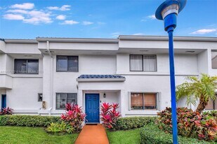 21300 San Simeon Way in Miami, FL - Building Photo