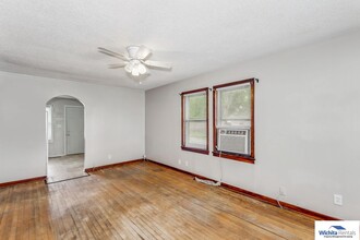 2203 S Santa Fe St in Wichita, KS - Building Photo - Building Photo