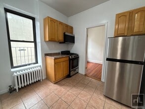 YORK AVENUE, Unit 5E in New York, NY - Building Photo - Building Photo