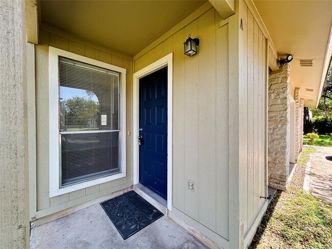 12211 Dundee Dr in Austin, TX - Building Photo - Building Photo