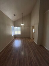 8524 Hermitage Way in Sacramento, CA - Building Photo - Building Photo