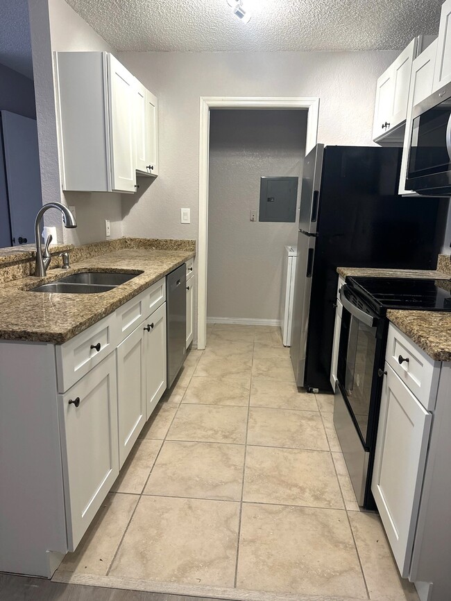10265 Gandy Blvd N, Unit 1403 in St. Petersburg, FL - Building Photo - Building Photo