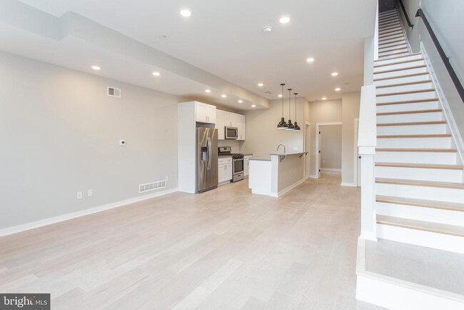 1320 S Opal St, Unit 2 in Philadelphia, PA - Building Photo - Building Photo