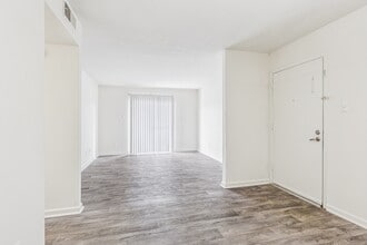 Huntleigh Woods in Mobile, AL - Foto de edificio - Building Photo