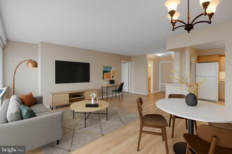 4515 Willard Ave in Chevy Chase, MD - Building Photo - Building Photo