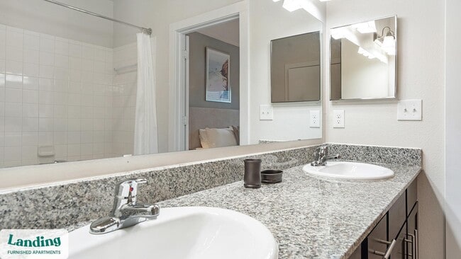 14006 Potranco Rd in San Antonio, TX - Foto de edificio - Building Photo