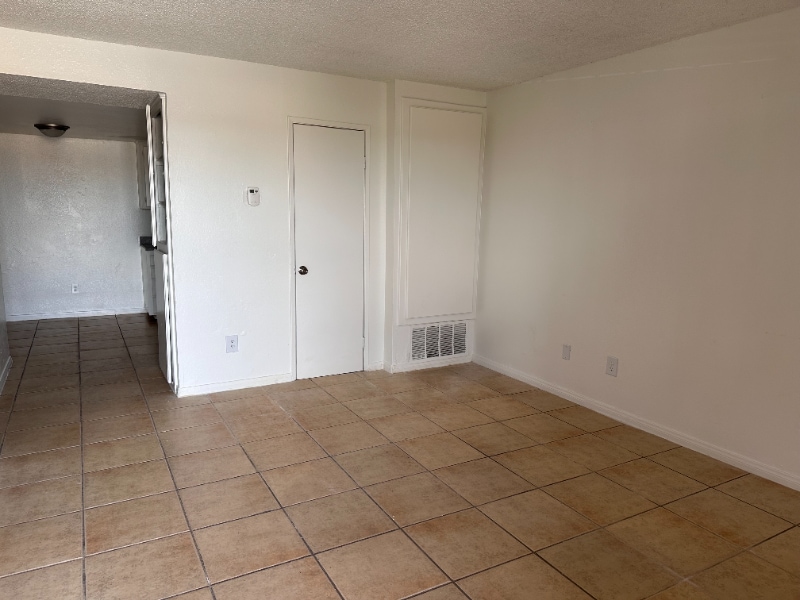 18125 Poinciana Rd in Adelanto, CA - Building Photo