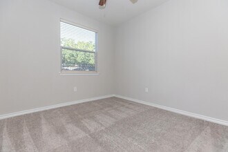 12300 W Bellfort Ave in Stafford, TX - Building Photo - Building Photo