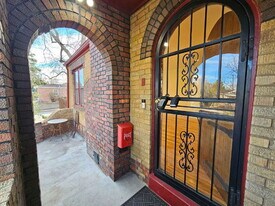 1401 Roslyn St in Denver, CO - Building Photo