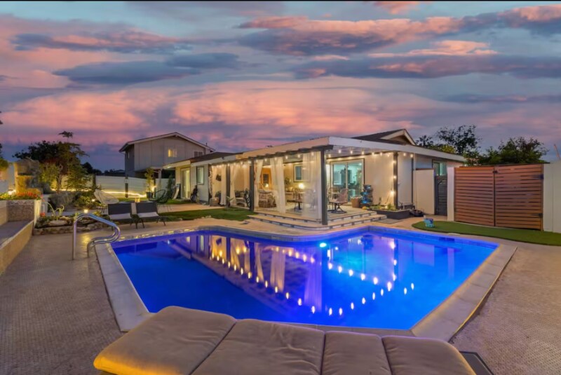 6099 Scripps St in San Diego, CA - Foto de edificio