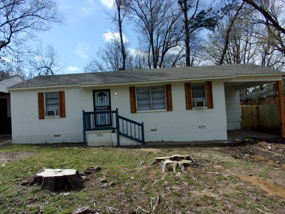 3557 Suzanne Dr in Memphis, TN - Building Photo