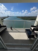 300 Bayview Dr, Unit 1908 in Sunny Isles Beach, FL - Building Photo