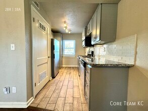 910 Emanuel Cleaver II Blvd.-Unit -4622-2S in Kansas City, MO - Foto de edificio - Building Photo
