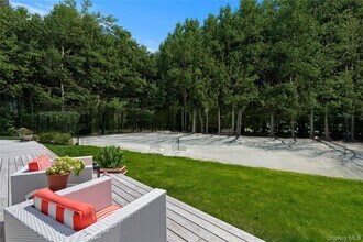 38 Pheasant Run in Southampton, NY - Building Photo - Building Photo