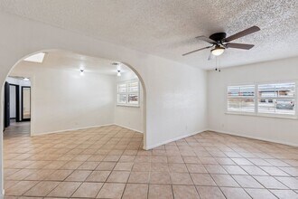 404 Rock Pl in Moore, OK - Foto de edificio - Building Photo